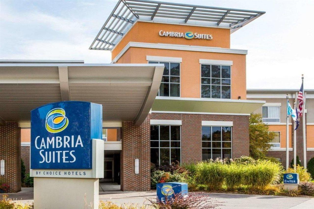 Cambria Hotel Traverse City Bagian luar foto