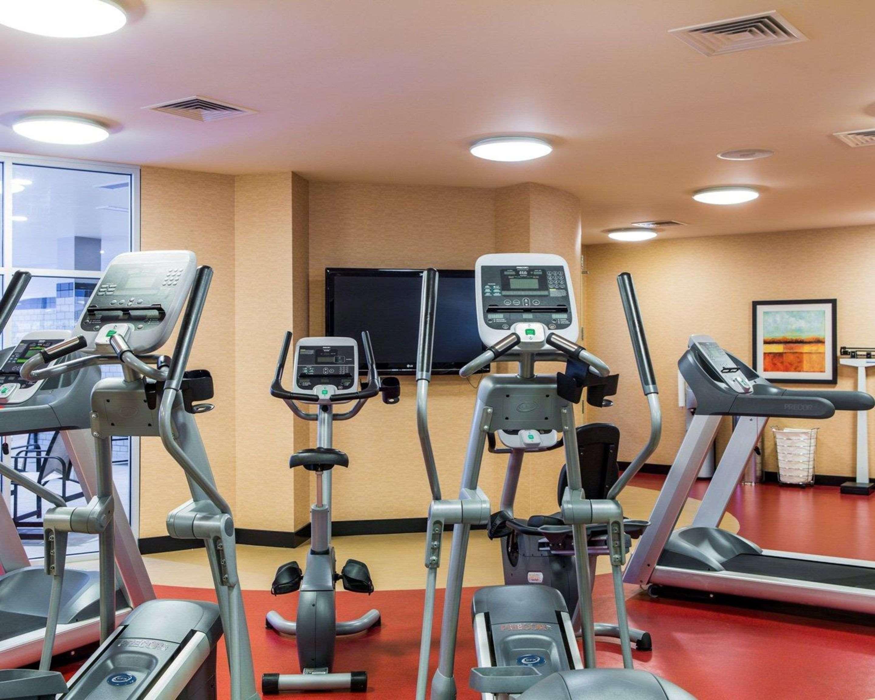 Cambria Hotel Traverse City Bagian luar foto