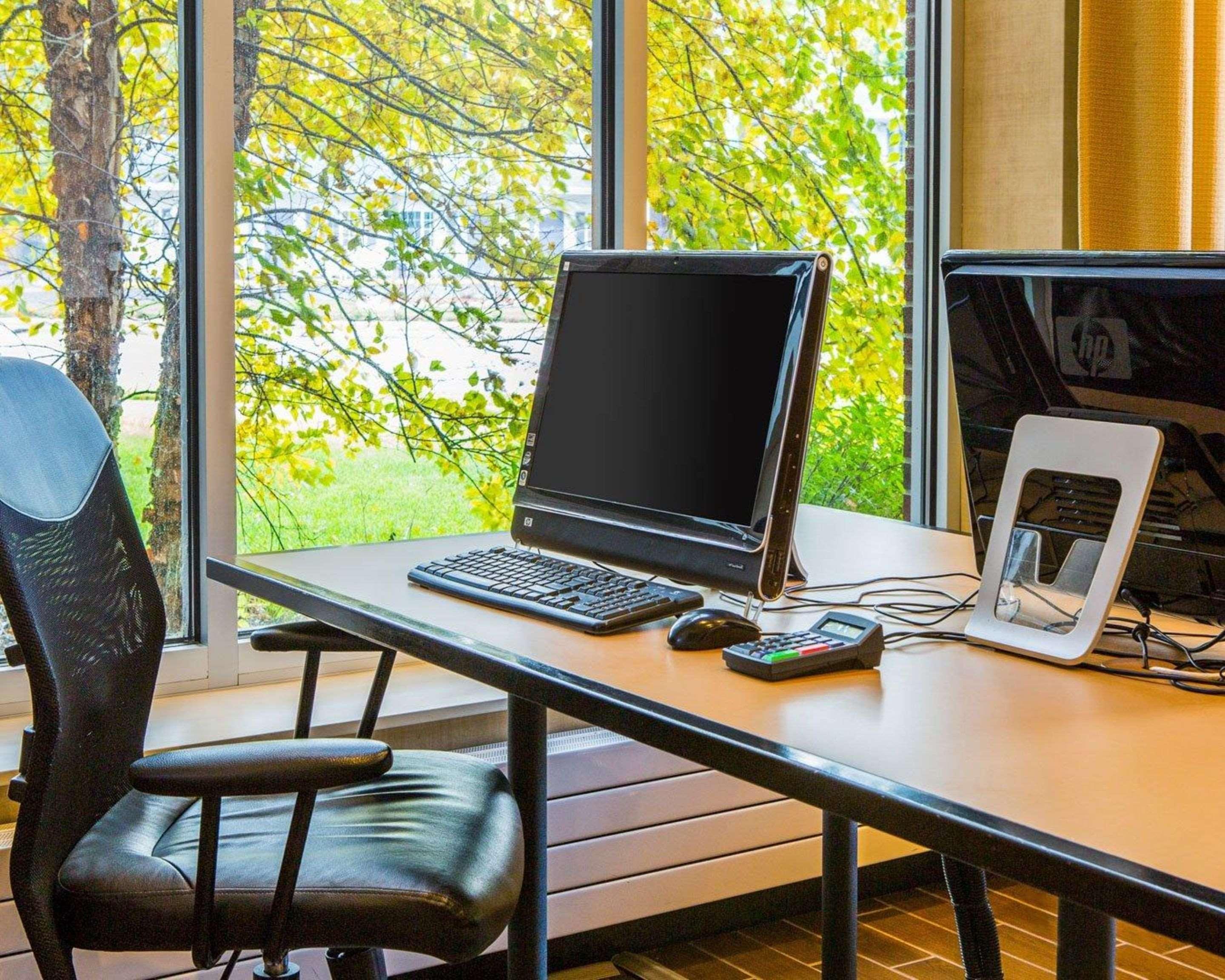 Cambria Hotel Traverse City Bagian luar foto