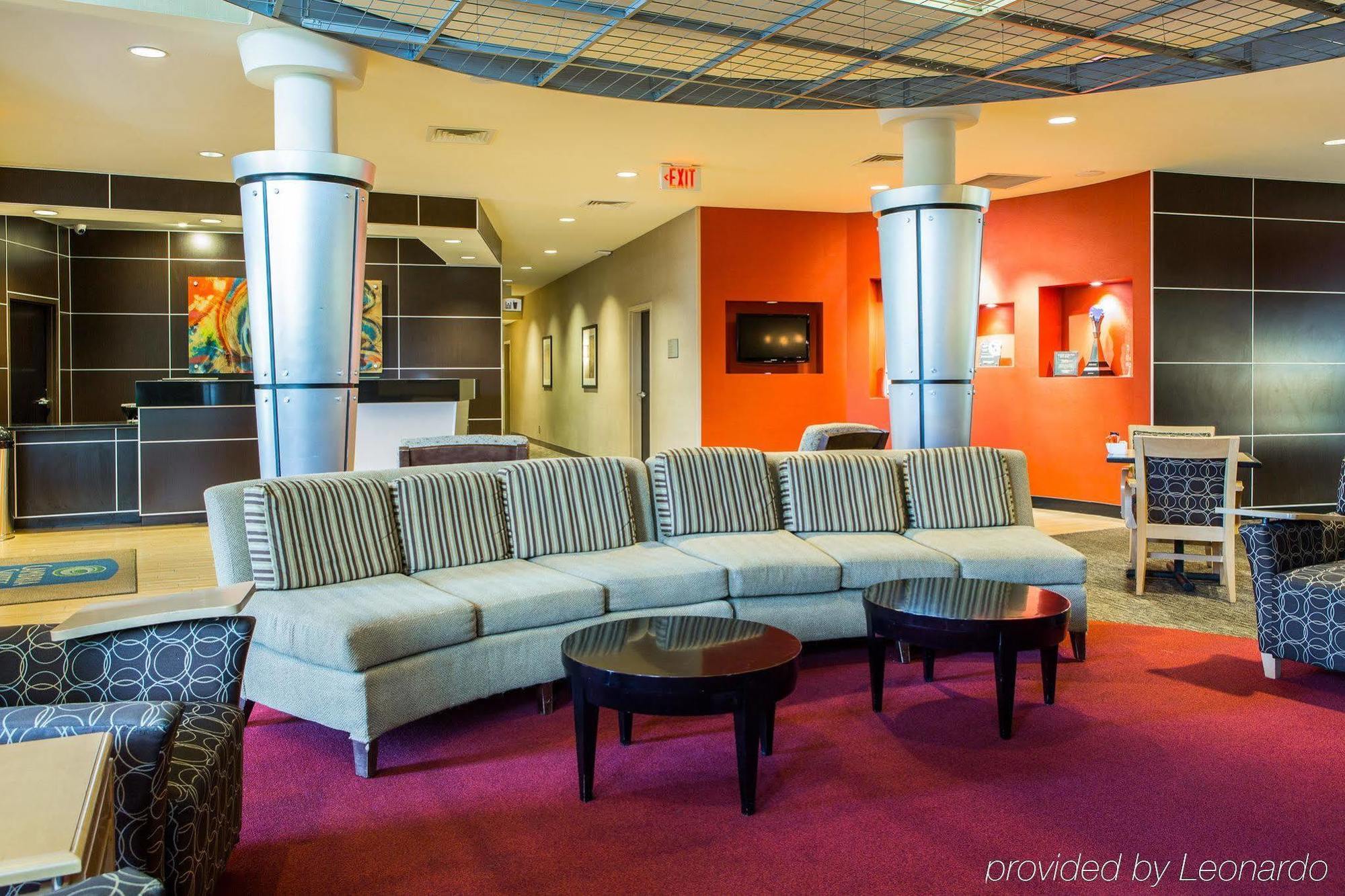 Cambria Hotel Traverse City Bagian luar foto