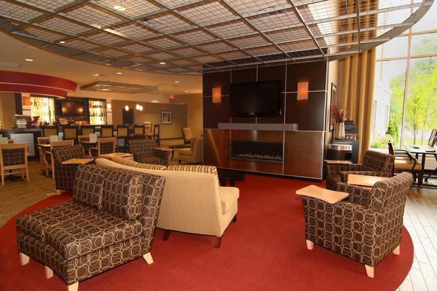 Cambria Hotel Traverse City Bagian luar foto